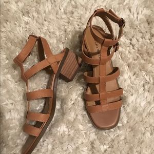 LUCKY Brown strappy heeled sandals. Size 6